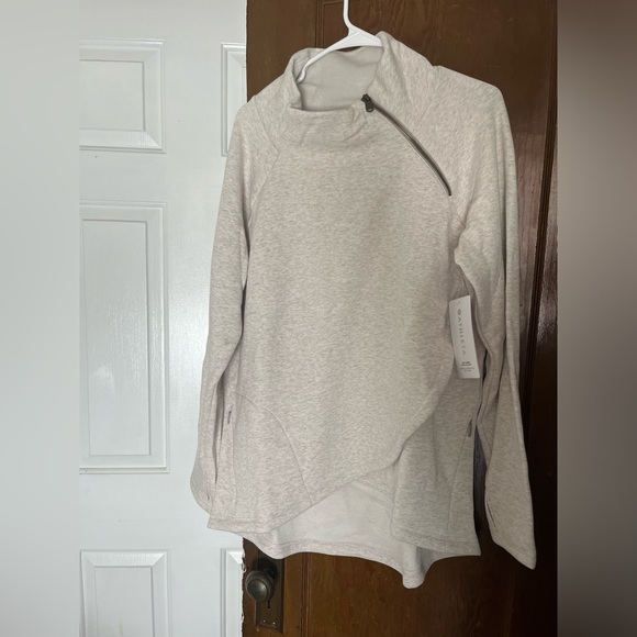 NEW! Athleta Cozy Karma Asym Pullover in “Toasted Brown Heather”looks white/tan. - Picture 7 of 9
